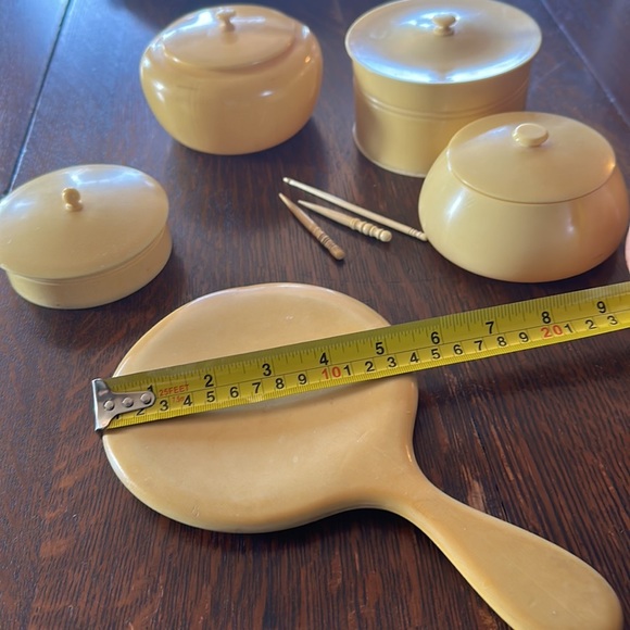 Antique Ivory Celluloid Vanity Set. 4 containers w lids, 1 hand mirror & 3 hooks - Picture 9 of 16